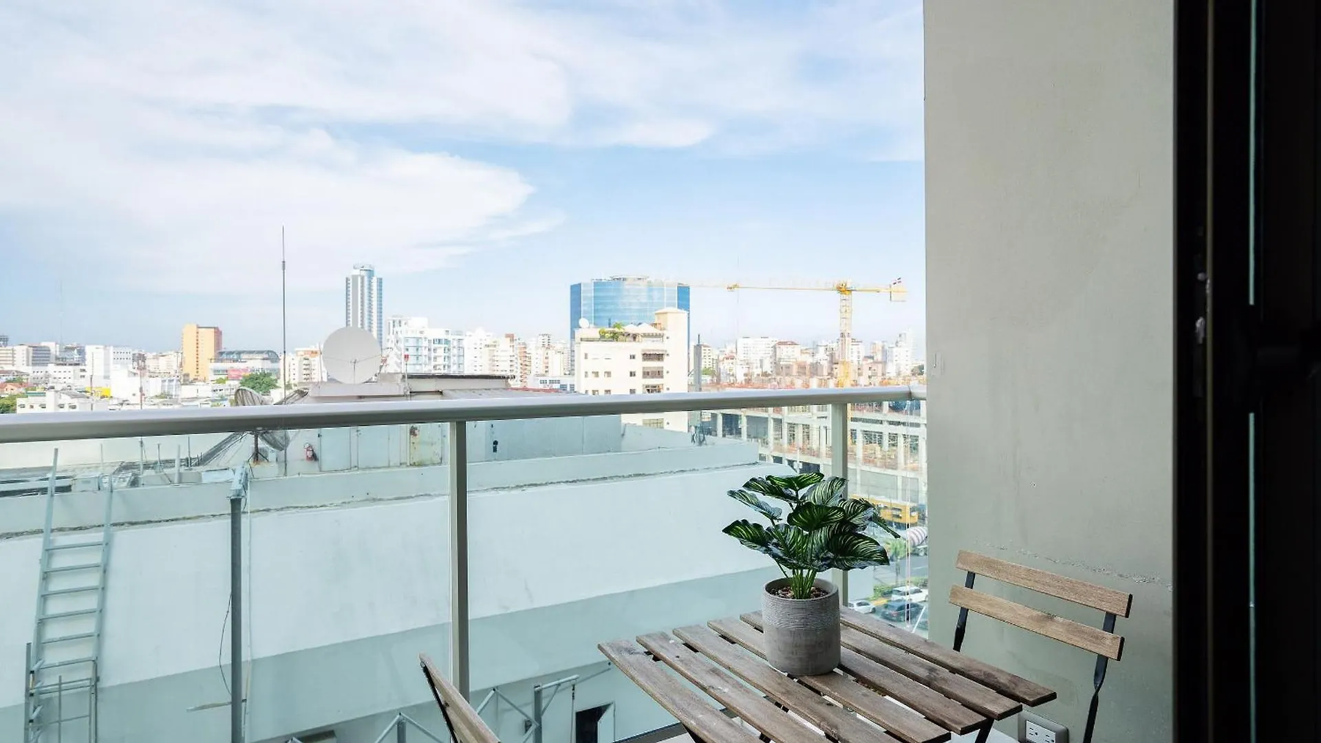 Arpel 6 Suites By Yellowkey Los Prados